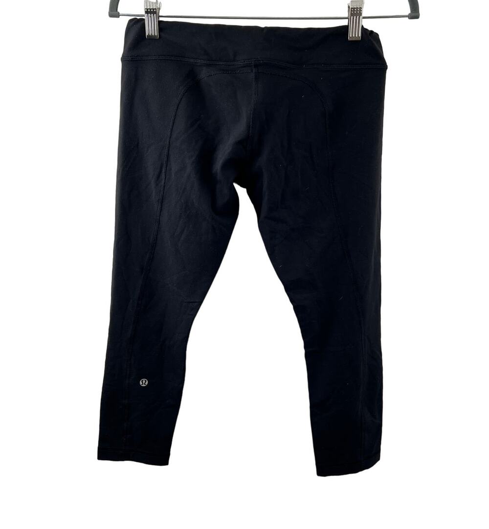 Lululemon Black Crop Leggings Elastic Waist Pull On Regular Fit Performance 8